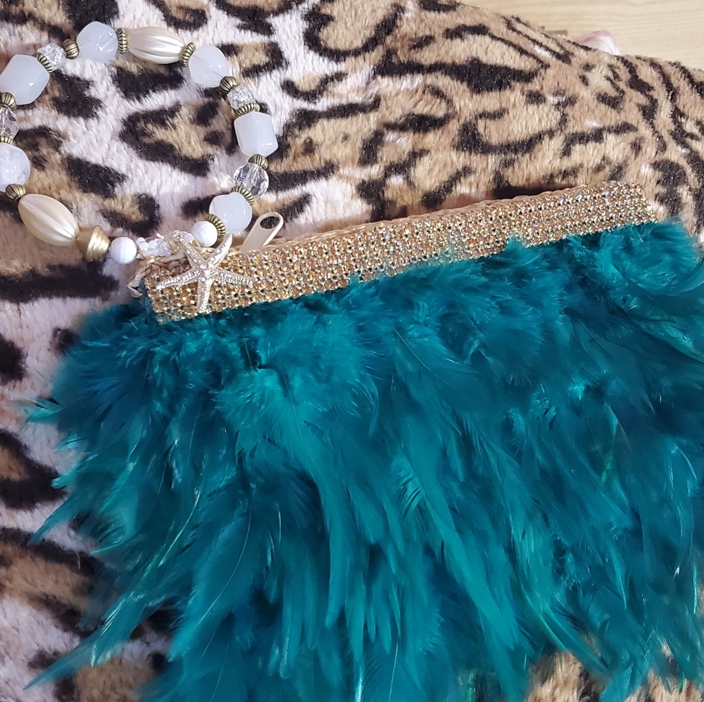 Clutch purse handmade real Ostridge feathers.